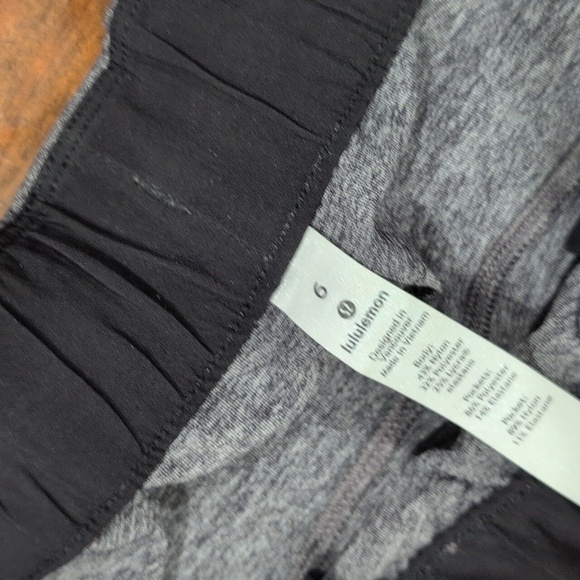 Lululemon on the fly pants - Picture 5 of 8